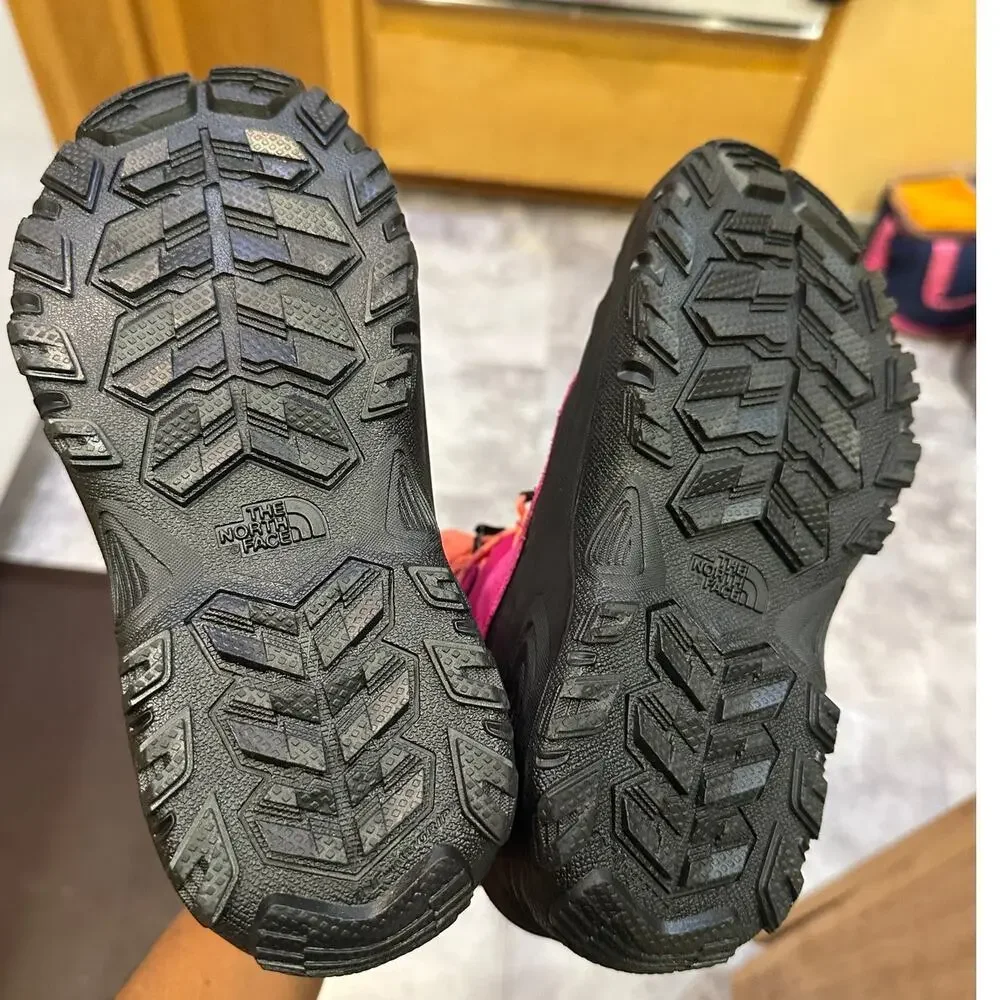 The North Face Alpenglow Waterproof Winter boots Girls NEW Size 5
